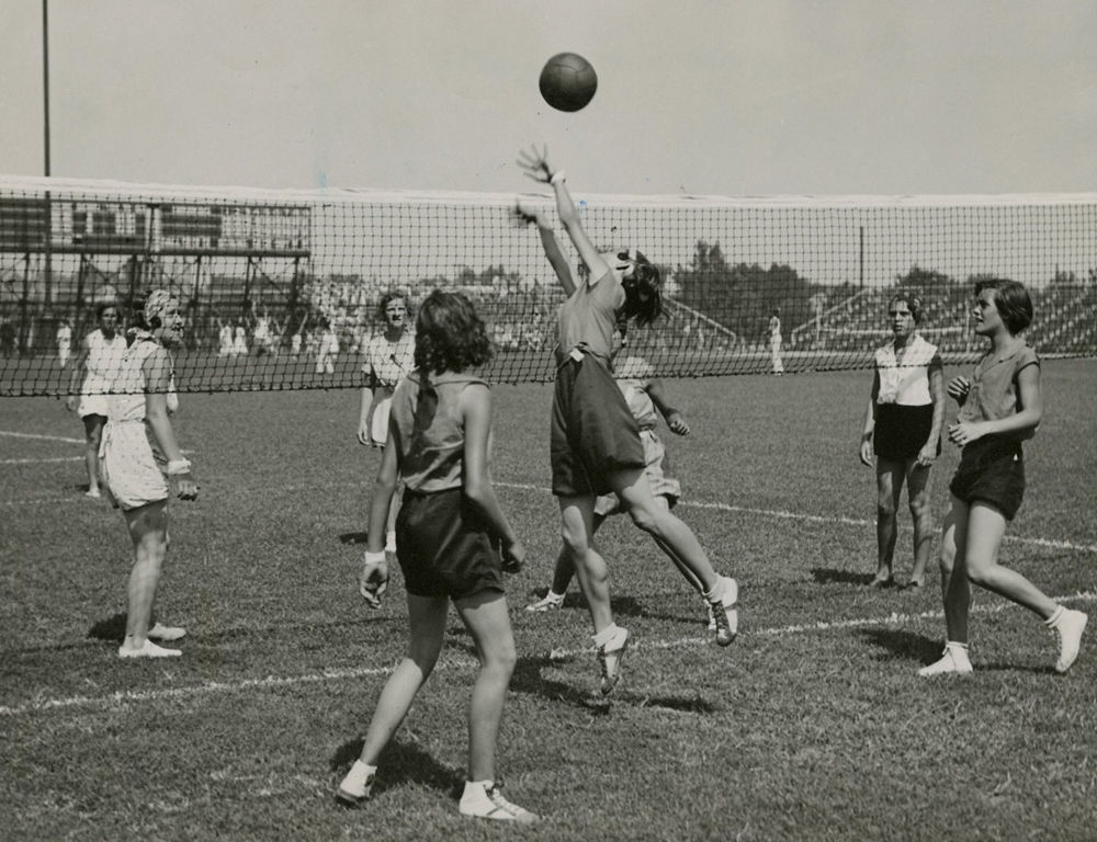 1932: Volleyball